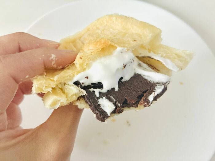 『ホワイトデニッシュショコラ』の悪魔的な食べ方。「これがヤマザキ公式のアレンジか！」一瞬で豪華に