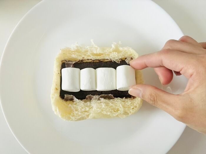 『ホワイトデニッシュショコラ』の悪魔的な食べ方。「これがヤマザキ公式のアレンジか！」一瞬で豪華に