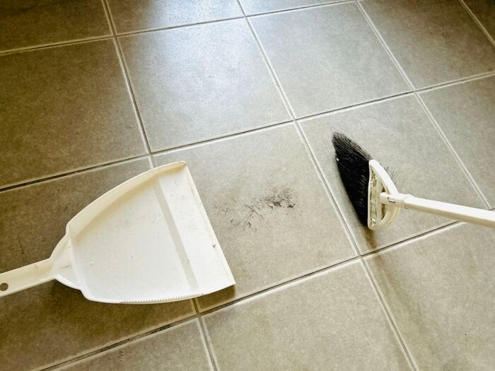 ゴシゴシ洗いはもう不要！『玄関掃除』はこの方法でピカピカになりますよ♪【簡単お掃除テク】