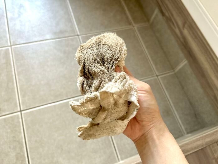 ゴシゴシ洗いはもう不要！『玄関掃除』はこの方法でピカピカになりますよ♪【簡単お掃除テク】