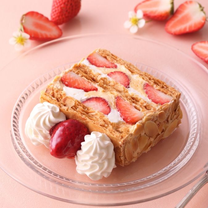 キハチ カフェ 春のストロベリーフェア KIHACHIのナポレオンパイ