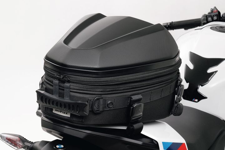 SSバイクの積載が変わる！タナックス「ポリカーボネート製シェルバッグ」が進化した防水・防犯・安定の新基準