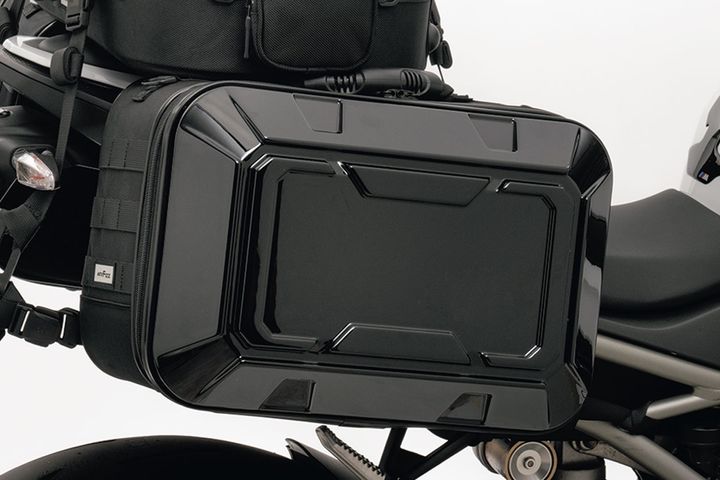 SSバイクの積載が変わる！タナックス「ポリカーボネート製シェルバッグ」が進化した防水・防犯・安定の新基準