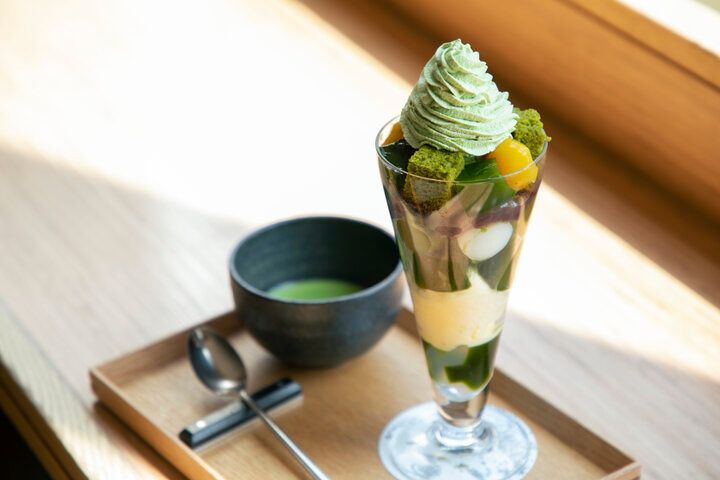 特選抹茶パフェでご褒美ティータイム♪ 東京駅直結の大人の和カフェ「茶寮都路里 大丸東京店」で贅沢な和みのひとときを