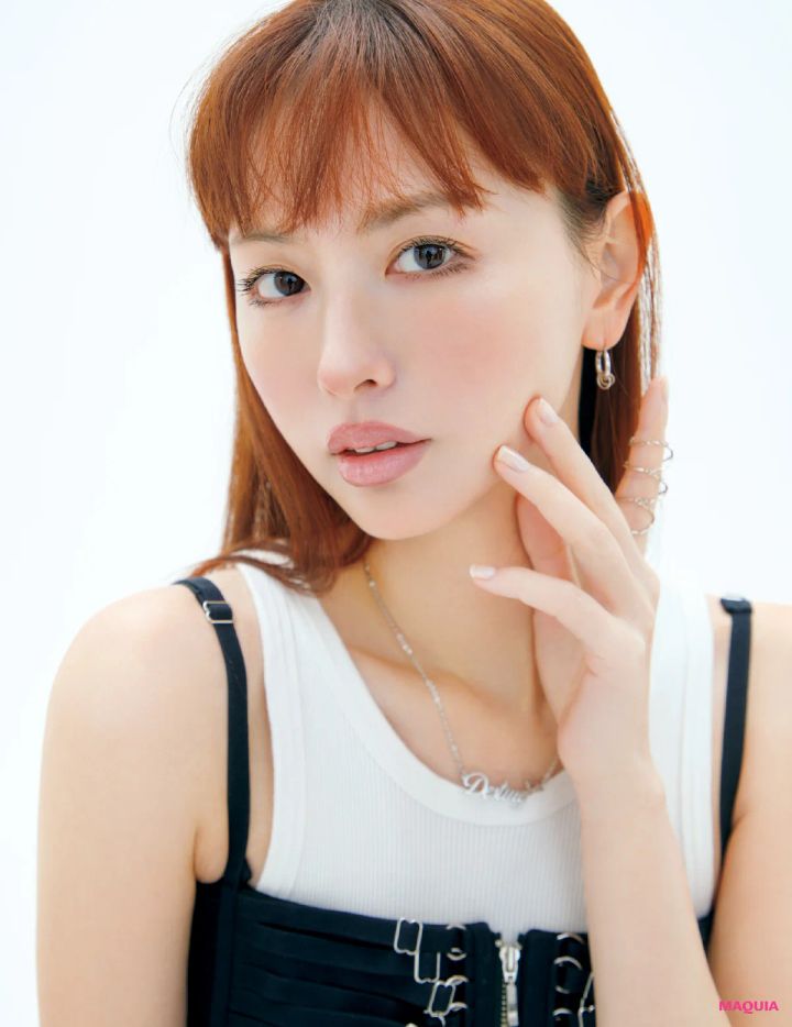 鈴木えみ 【令和版・平成メイク】ヌーディーリップは「白み系」から「白みピンク」にアップデート！ イガリシノブさんが指南