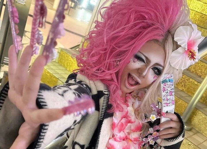 【写真・画像】黒ギャル小学生、ギャルになる前の姿を公開「小3の時にギャルに憧れて…」 1枚目