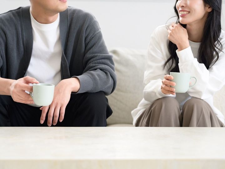 夫婦は関係性次第で、最大の味方にも、最大の敵にもなるもの。「支え合う夫婦」が理想だと思っていても、実際は「奪い合う」関係になってしまっているケースもあります。支え合える関係をつくるにはどうすればいいのでしょうか。※サムネイル画像：PIXTA