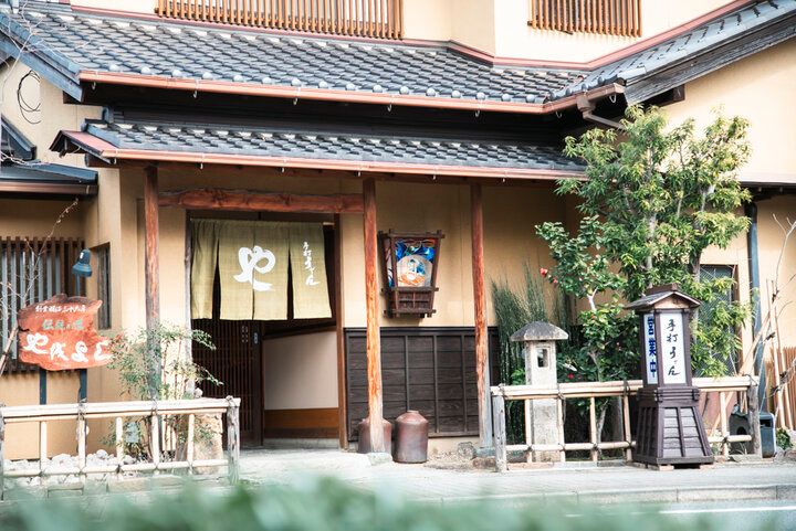 海の恵みがたっぷり♪愛知・蒲郡の「手打ちうどん やをよし」で、春の訪れを感じる一品を