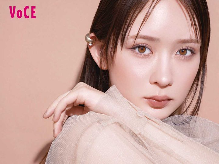 【VOCE5月号の舞台裏】最旬ベージュのアイメイクで畑芽育さんの美肌オーラが爆裂！