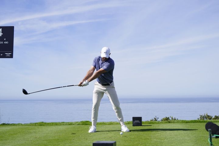 効率良くすぐに飛距離を出すには？PGAツアープロの動きを真似しよう