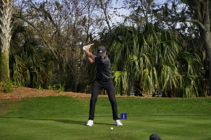 効率良くすぐに飛距離を出すには？PGAツアープロの動きを真似しよう