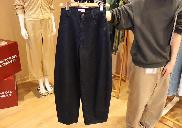 コントワー・デ・コトニエ バレルレッグ ジーンズ