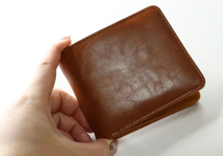 ダイソー 2つ折財布（レザー調）