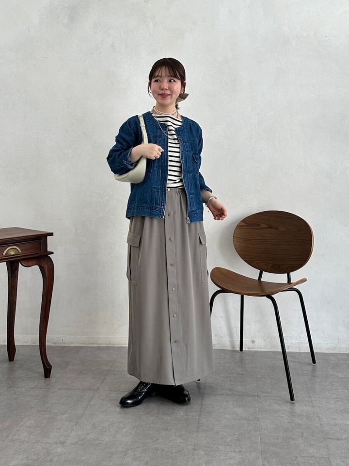 2026春大人女性ノーカラーデニムジャケットボーダーコーデ