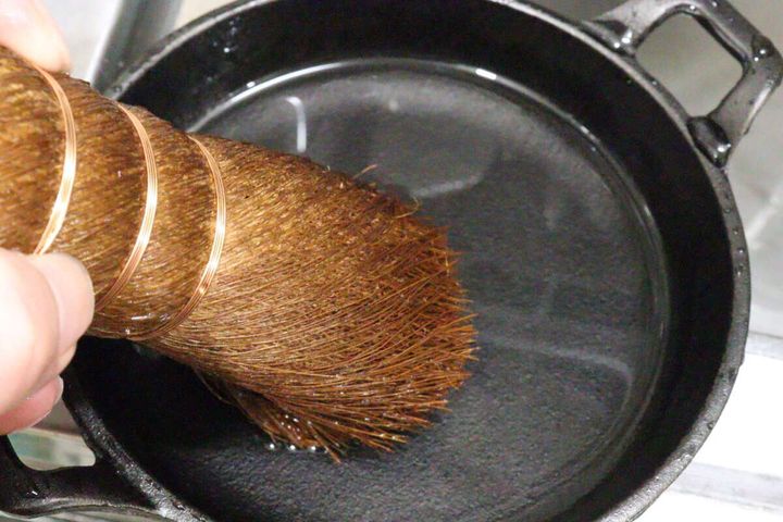 取っ手付鋳物プレート（ラウンド） 手入れ