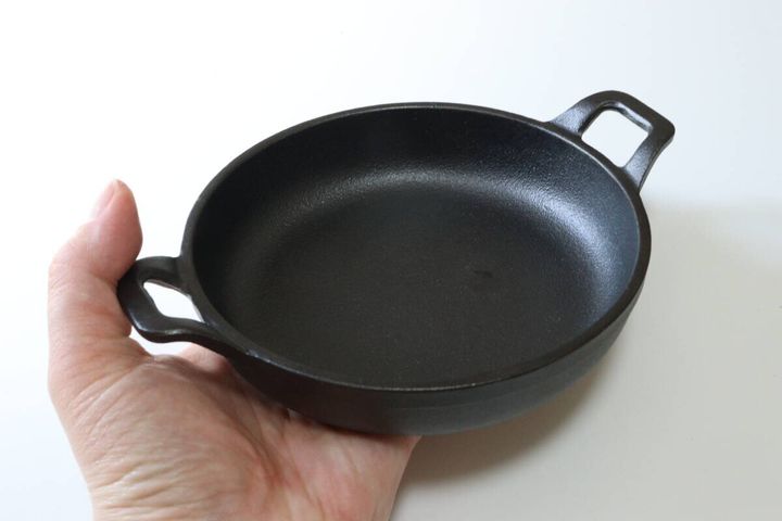 取っ手付鋳物プレート（ラウンド） サイズ感