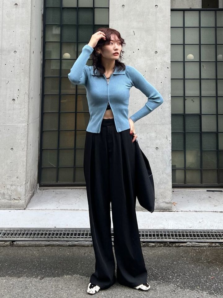 2026春大人女性おすすめブルーニット最旬コーデ