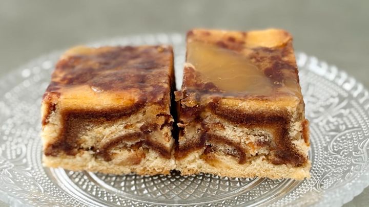 しっとり生地にサクッとりんごが合う！【セブン】満足度高めの新作ケーキ