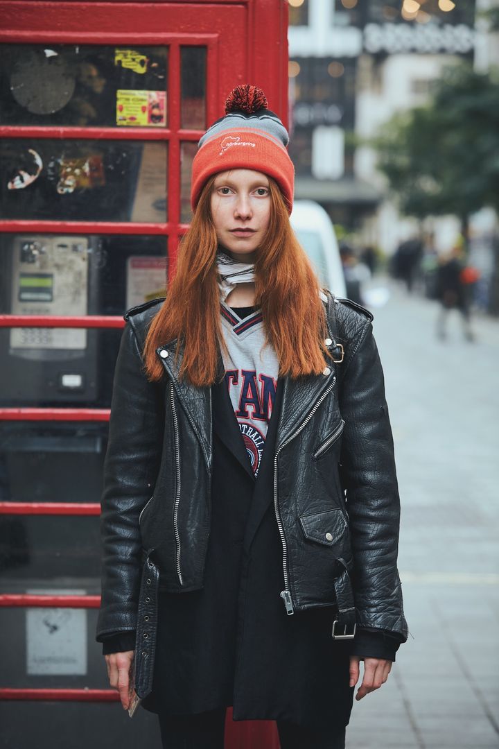 素敵！ライダースとジャケットを重ね着してザ・ロンドンガールなスタイルに