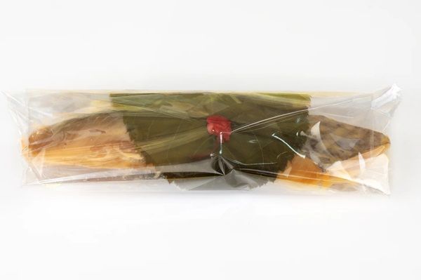 粕漬専門店・魚久の「本さわら酒粕白味噌桜葉漬」、各店舗1日3～10切程度で限定販売！