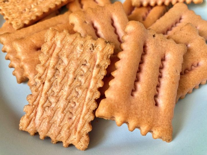 「フルーティな甘爽やかな味が印象的！」「食べ飽きる事のない味わい！」【カルディ】さくらの風味が楽しめる「しるこサンド」