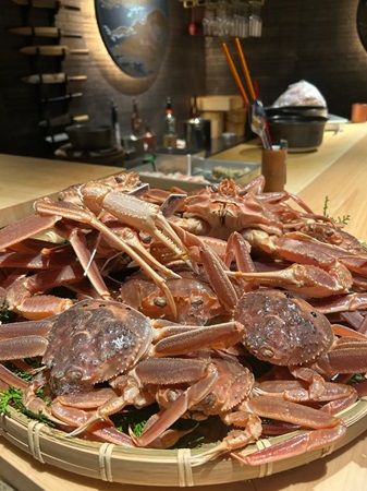 【東京都港区】「六本木 鮨悠」で伊勢海老や松葉蟹の特別コース×希少日本酒の一夜限定ディナー開催