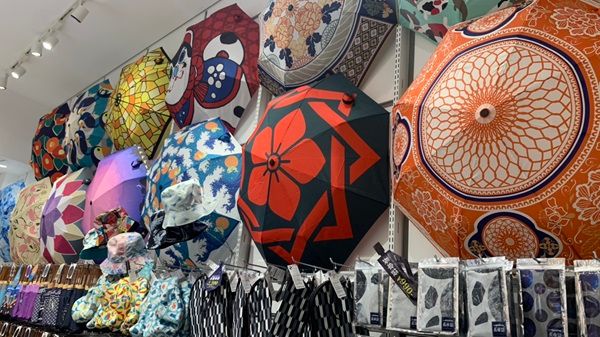 【東京都江東区】和柄傘ブランド「北斎グラフィック」が「ダイバーシティ東京 プラザ」でPOPUP開催！