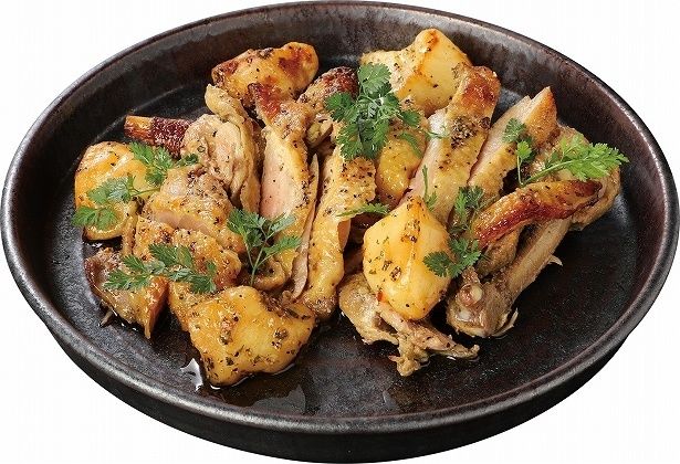 「ワンランク上の世界の山ちゃん 山」で提供する「骨付鳥 おや鳥」