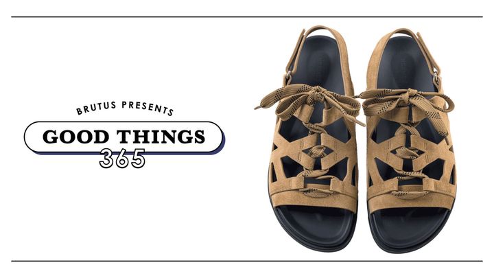 〈エルメス〉のメッシュサンダル