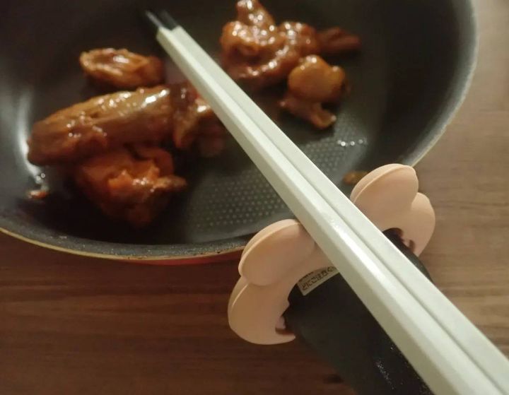 DAISO(ダイソー)：フライパンキッチンツールスタンド(Cooma)