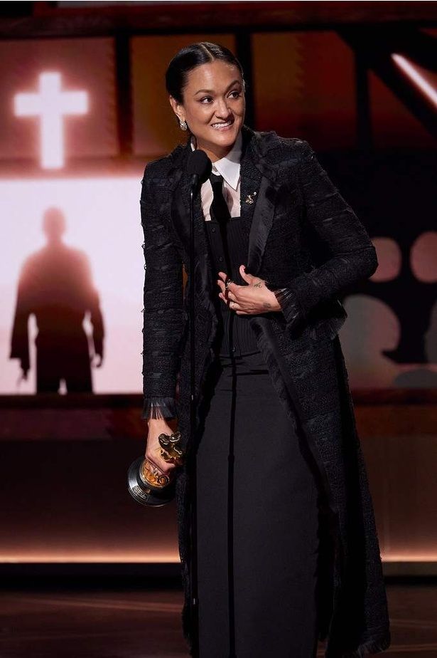 女性として初の撮影賞を受賞したオータム・デュラルド・アーカポー [c]A.M.P.A.S.