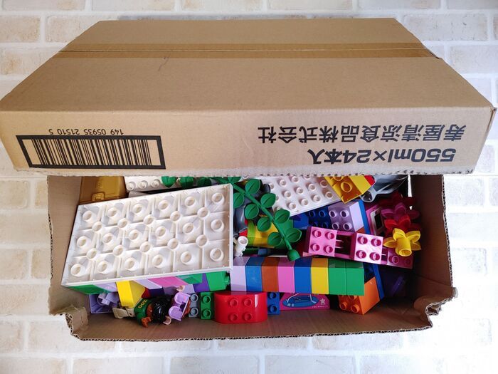 ダンボール、そのまま開けるの待って！開け方を変えるだけで→活用の幅が広がります♪