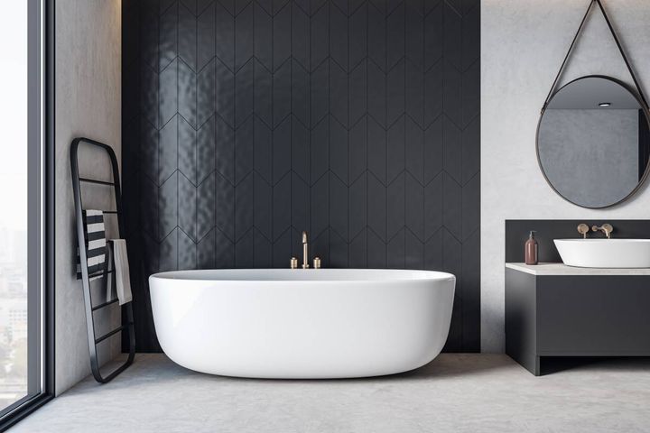 バスルーム 家庭運 下がる 黒やグレーばかり