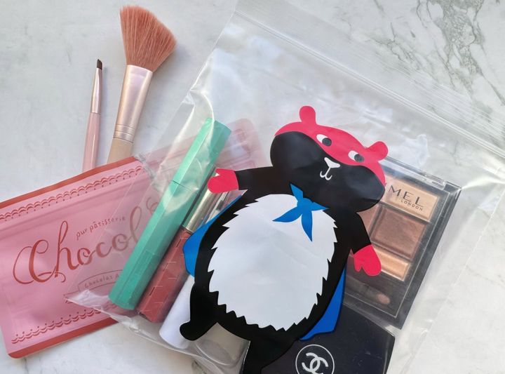 汚れてもOK！クリアな魅せ「コスメポーチ」