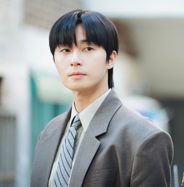 記者を演じるパク・ソジュン 『明日はきっと』Prime Videoで独占配信中 ©SLL Joongang Co.,Ltd. All Rights Reserved.