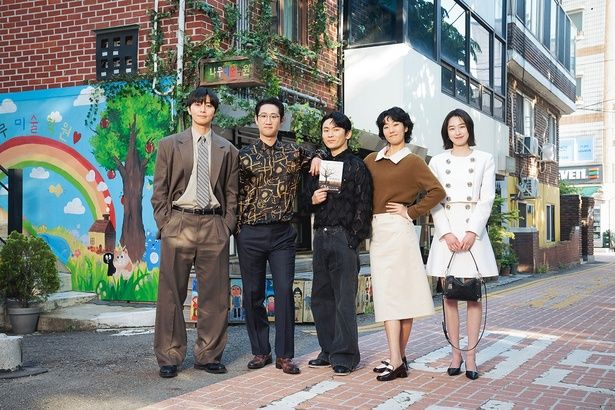 大学時代のサークル「支離滅裂」の先輩たちとのシーンは楽しかった、と来日で主演ふたりが語っていました 『明日はきっと』Prime Videoで独占配信中 ©SLL Joongang Co.,Ltd. All Rights Reserved.