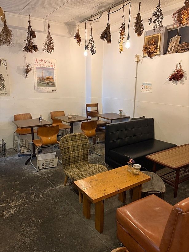 特に休日は多くの人でにぎわうniji cafeの店内 写真提供＝niji cafe