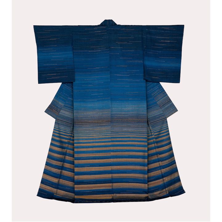 《月の湖》 1985年 絹糸／藍、玉葱 【前期展示】