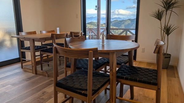 【長野県飯田市】予約不要＆従量課金コワーキングスペース「いいオフィス飯田 by Comes」がオープン。南アルプスの絶景とともに働く！