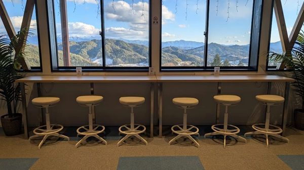 【長野県飯田市】予約不要＆従量課金コワーキングスペース「いいオフィス飯田 by Comes」がオープン。南アルプスの絶景とともに働く！