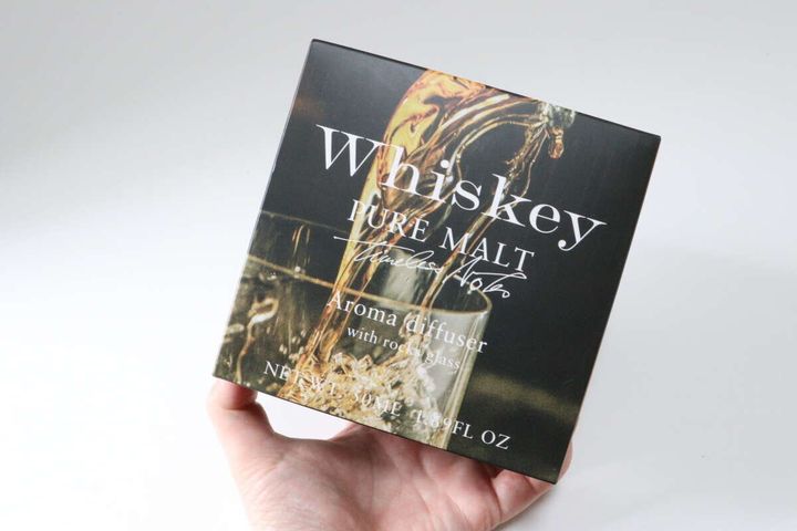 スタプロのウィスキーディフューザー ピュアモルトウィスキーのパッケージは高級感があってギフトに最適