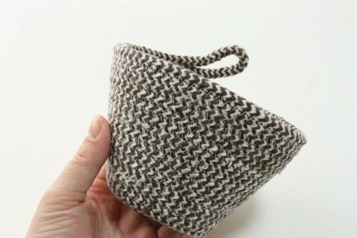 ダイソー ロープ収納（お皿型）