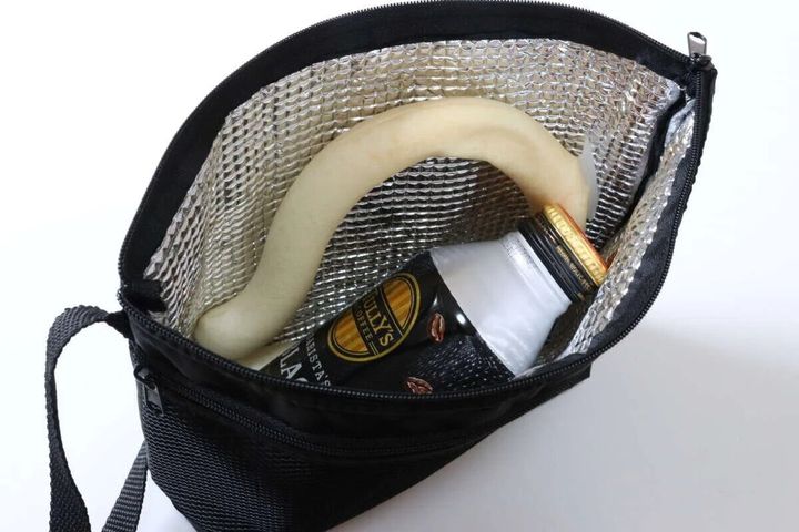 ダイソー ポケット付ショルダーバッグ（内側アルミシート付、ブラック） 使用例 アルミシート