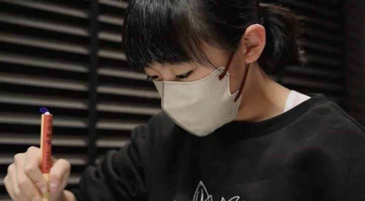 【写真・画像】安藤美姫の12歳長女 “金賞受賞”達筆な文字に驚きの声「すごい！！」 1枚目