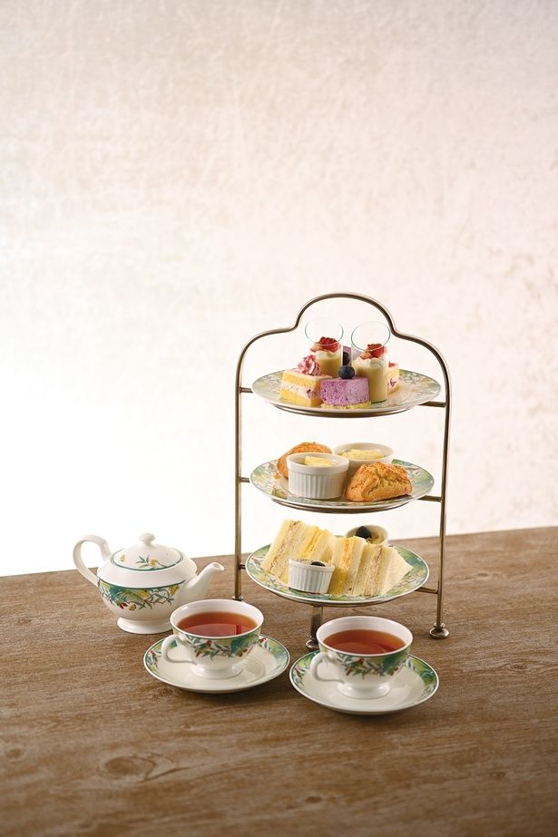 本店1階のティーサロン「アボリータム」で提供されるアフタヌーンティーセット