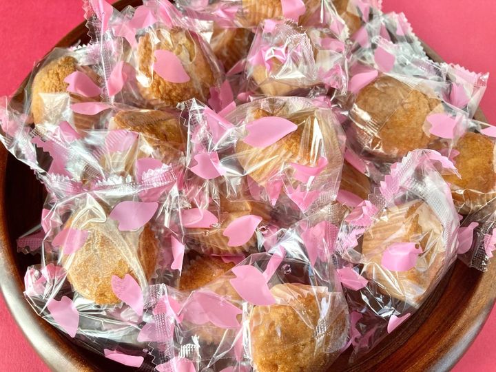 「買ってよかった！」「小腹が空いたときに！」【カルディ】20個入りの「さくらマドレーヌ」