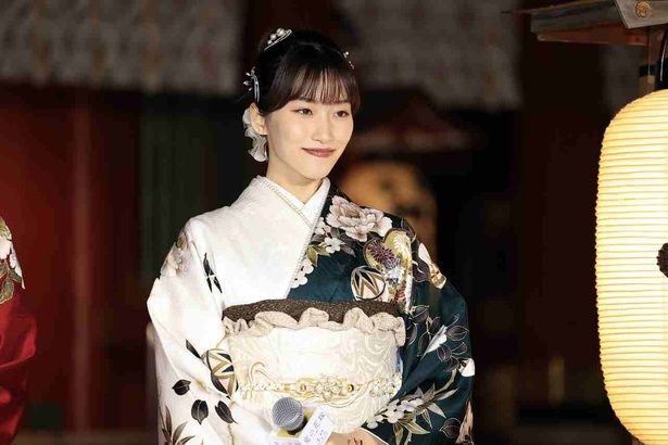 東雲花梨役の片岡凜 [C] 2026「鬼の花嫁」製作委員会