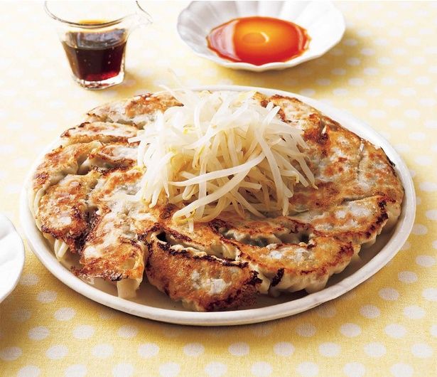 あんにも添えものにも、もやしをどっさり！ （C）レタスクラブ編集部