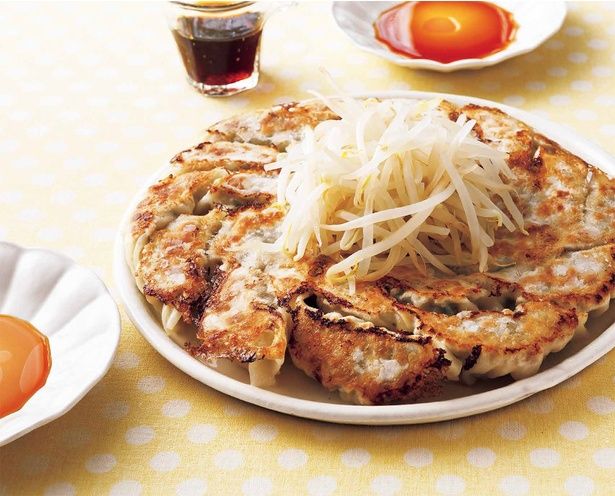 ダブルもやし餃子（料理・きじまりゅうた、撮影・澤木央子） （C）レタスクラブ編集部