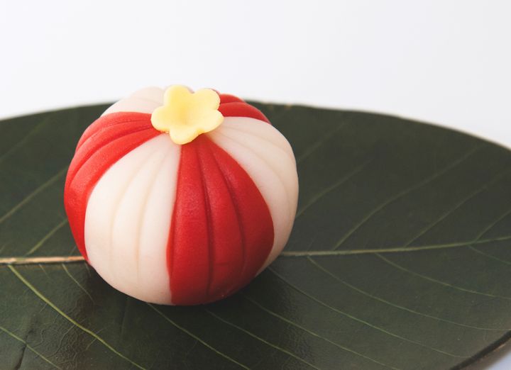 鎌倉 創作和菓子 手毬の上生菓子1個540円〜（写真は手毬）